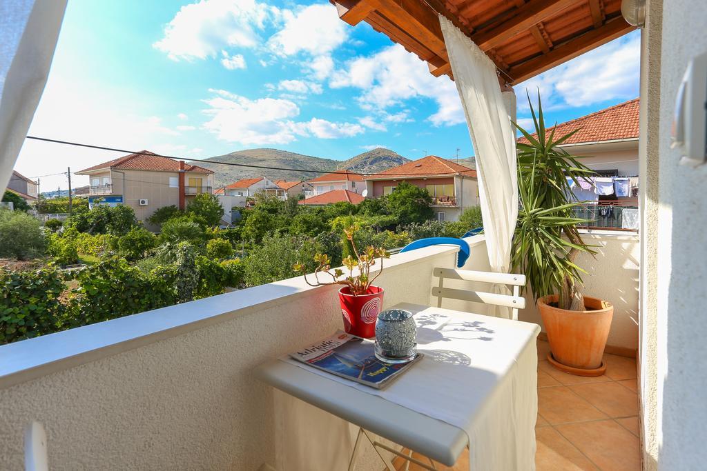 Apartments & Rooms Buble Trogir Exterior photo