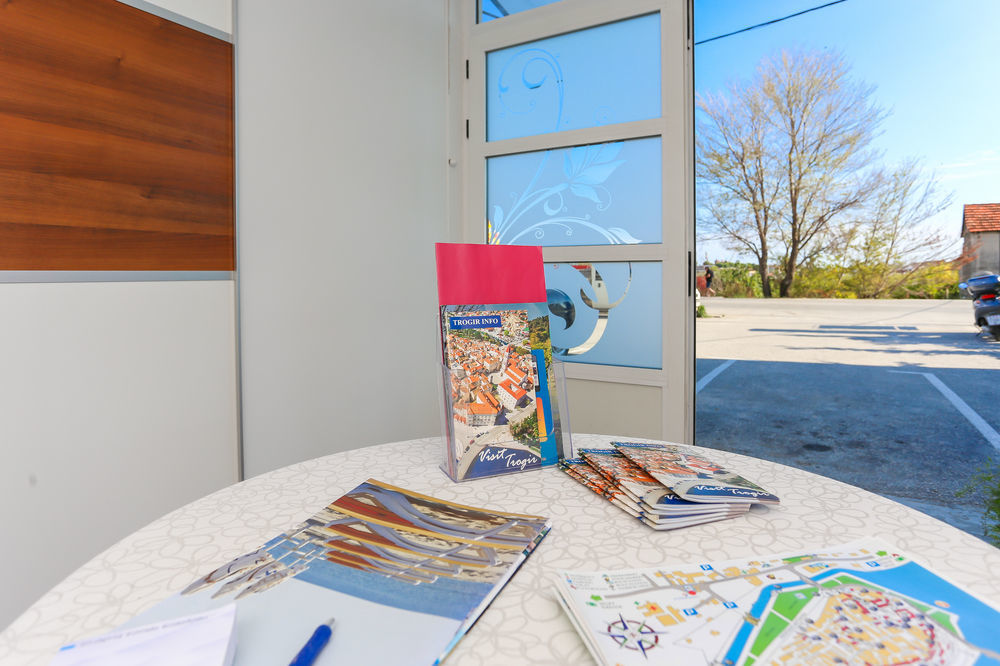 Apartments & Rooms Buble Trogir Exterior photo