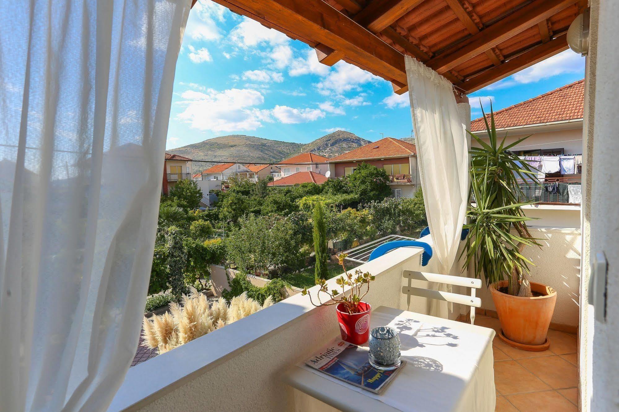 Apartments & Rooms Buble Trogir Exterior photo