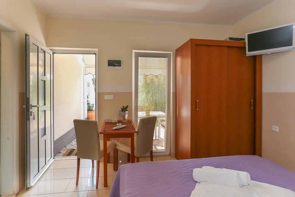 Apartments & Rooms Buble Trogir Exterior photo