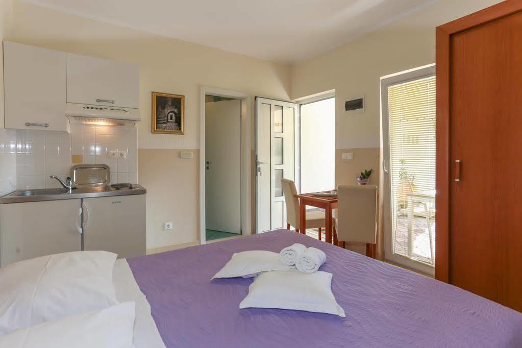 Apartments & Rooms Buble Trogir Exterior photo